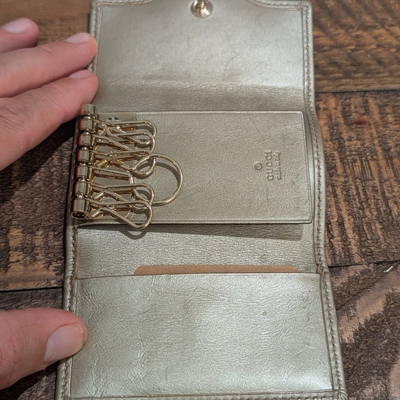 Gucci GG Canvas Key Case - Picture 5 of 9